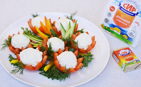 Помідори з сирними кульками